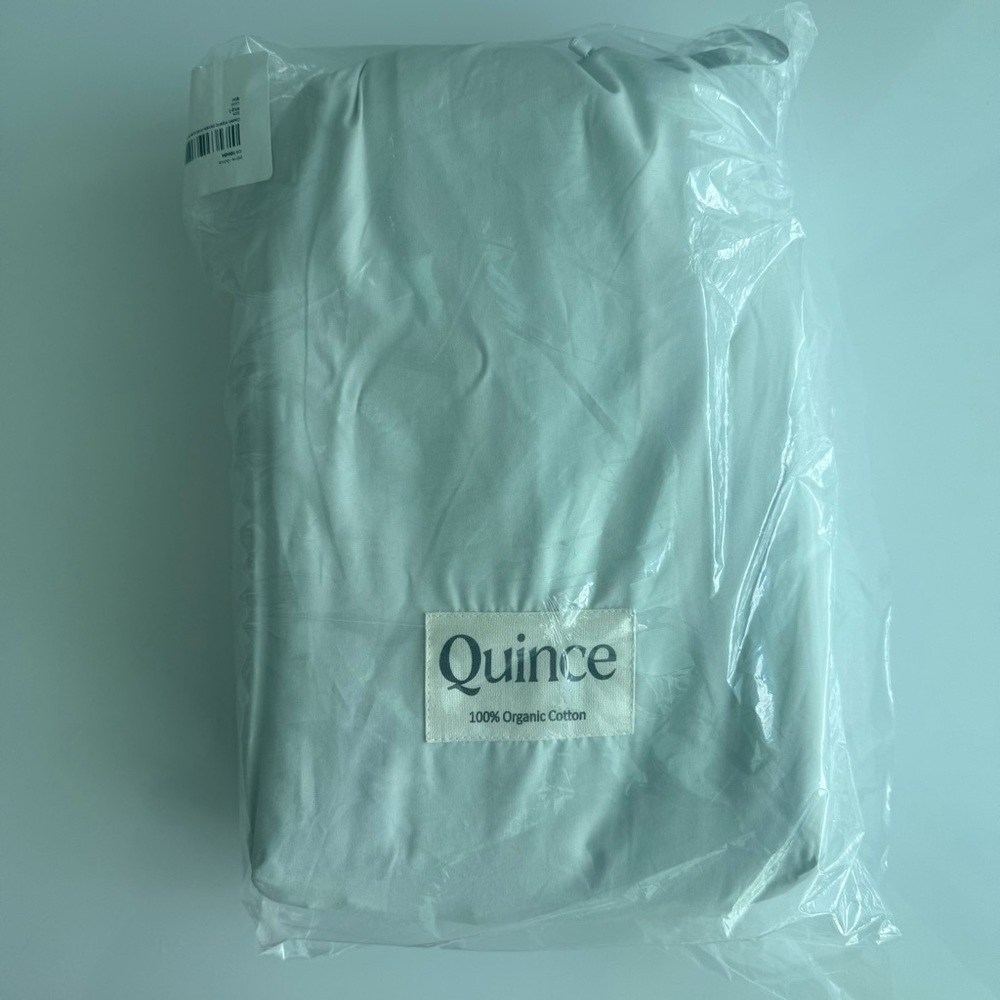 Quince Classic Organic Percale Duvet Cover Set - Picture 7 of 14